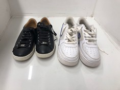 Lot 154  
            Edinburgh SR24 - Delivery Only 

                
NIKE AIR WHITE TRAINERS UK SIZE 4 & BLACK UGG TRAINERS UK SIZE 4 : LOCATION - B RACK