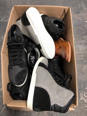 Lot 173  
            Edinburgh SR24 - Delivery Only 

                
1 X BOX OF SHOES TO INCLUDE BLACK DIADORA FOOTBALL BOOTS UK 9 : LOCATION - B RACK