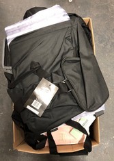 Lot 253  
            Edinburgh SR24 - Delivery Only 

                
QUANTITY OF CLOTHING & APPAREL ITEMS TO INCLUDE 55 LITRE CANVAS DUFFLE BAGS FOR M...
