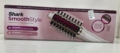 Lot 317  
            Edinburgh SR24 - Delivery Only 

                
SHARK SMOOTH STYLE HEATED BRUSH & SMOOTHING COMB : LOCATION - E RACK