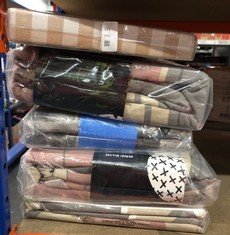 Lot 391  
            Edinburgh SR24 - Delivery Only 

                
QUANTITY OF ITEMS TO INCLUDE YARD BARTON GINGHAM CHECK DUVET COVER SET - 100% COT...