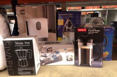 Lot 416  
            Edinburgh SR24 - Delivery Only 

                
QUANTITY OF KITCHEN & APPLIANCES ITEMS TO INCLUDE MIDEA ELECTRIC KETTLE 3000W FAS...