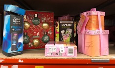 Lot 451  
            Edinburgh SR24 - Delivery Only 

                
QUANTITY OF HEALTH & BEAUTY ITEMS TO INCLUDE BAYLIS & HARDING JOJOBA, VANILLA & A...