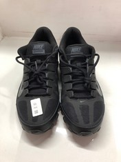 Lot 53  
            Edinburgh SR24 - Delivery Only 

                
NIKE REAX 8 TR MENS TRAINING SHOE BLACK UK SIZE 9: LOCATION - A RACK