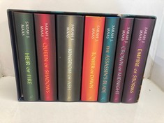 Lot 553  
            Edinburgh SR24 - Delivery Only 

                
THE COMPLETE COLLECTION SARAH J MASS THRONE OF GLASS: LOCATION - I RACK