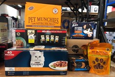 Lot 663  
            Edinburgh SR24 - Delivery Only 

                
QUANTITY OF PET PRODUCTS ITEMS TO INCLUDE FELIX AS GOOD AS IT LOOKS MEATY SELECTI...