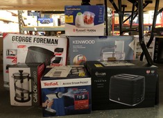 Lot 715  
            Edinburgh SR24 - Delivery Only 

                
QUANTITY OF KITCHEN & APPLIANCES ITEMS TO INCLUDE RUSSELL HOBBS FOOD COLLECTION E...