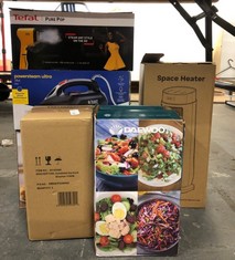 Lot 754  
            Edinburgh SR24 - Delivery Only 

                
QUANTITY OF KITCHEN & APPLIANCES ITEMS TO INCLUDE DAEWOO MINI CHOPPER WITH 1 LITR...