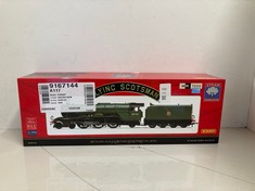Lot 769  
            Edinburgh SR24 - Delivery Only 

                
HORNBY R3991SS A3 4-6-2 60103 'FLYING SCOTSMAN' BR GREEN.: LOCATION - TABLES