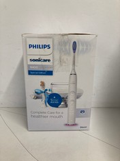 Lot 774  
            Edinburgh SR24 - Delivery Only 

                
PHILIPS SONICARE DIAMONDCLEAN SMART 9400 ELECTRIC TOOTHBRUSH, SONIC TOOTHBRUSH WI...