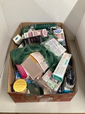 Lot 792  
            Edinburgh SR24 - Delivery Only 

                
QUANTITY OF HEALTH AND BEAUTY ITEMS TO INCLUDE NEOM HAPPINESS SCENTED CANDLE: LOC...