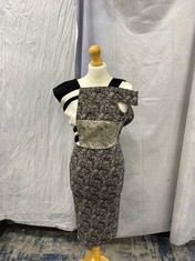 Lot 836  
            Edinburgh SR24 - Delivery Only 

                
ROLAND MOURET DRESS, NO SIZE :: LOCATION - CLOTHES RACK