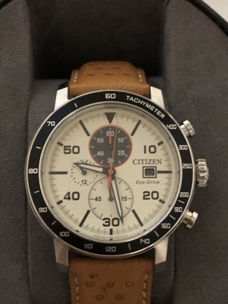 Lot 263  
            Edinburgh SR33 - Delivery Only 

                
CITIZEN ECO-DRIVE MEN'S CHRONOGRAPH WATCH WITH LEATHER STRAP : LOCATION - RACK C