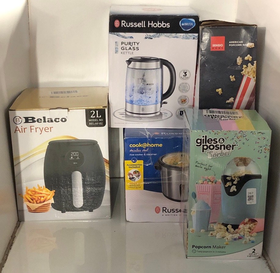 Lot 267  
            Edinburgh SR33 - Delivery Only 

                
QUANTITY OF KITCHEN & APPLIANCES ITEMS TO INCLUDE SENSIO HOME POPCORN MAKER 1200W...