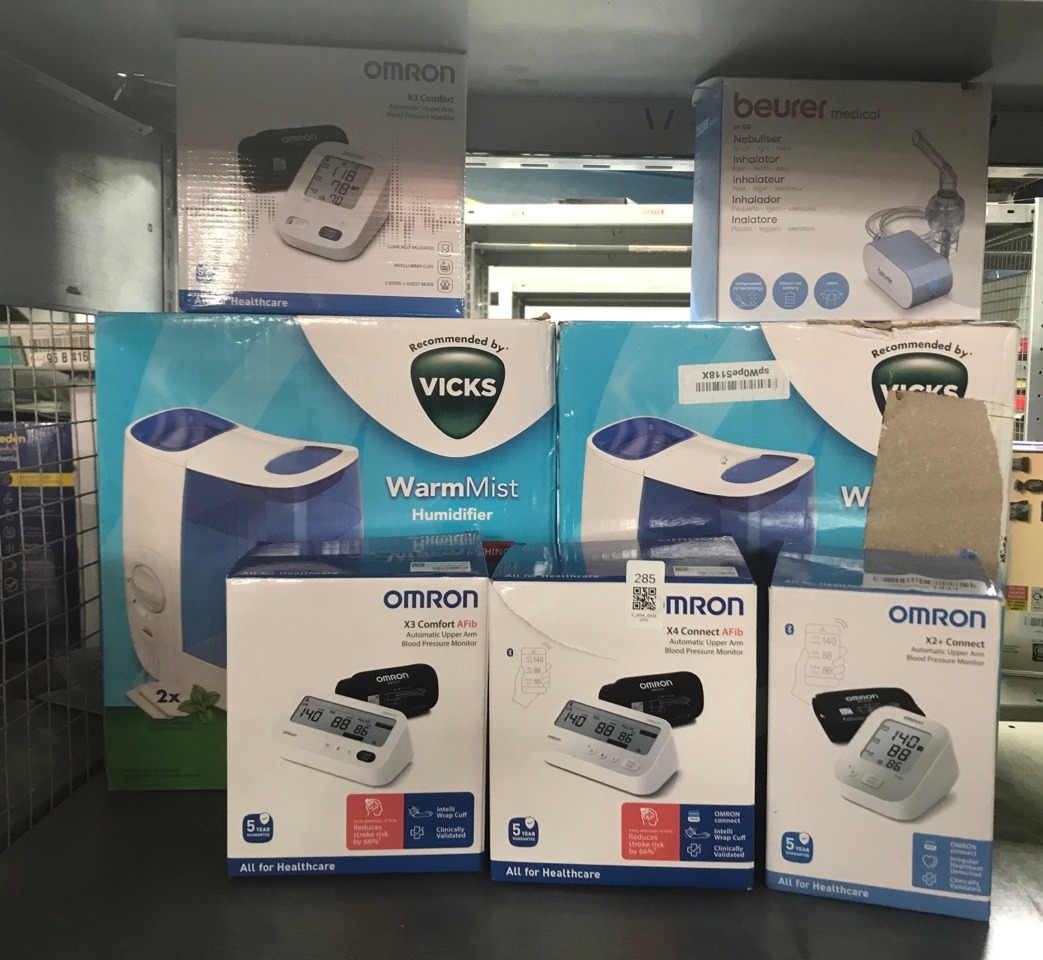 Lot 285  
            Edinburgh SR33 - Delivery Only 

                
QUANTITY OF HEALTH & BEAUTY ITEMS TO INCLUDE OMRON X4 CONNECT AFIB, CLINICALLY VA...