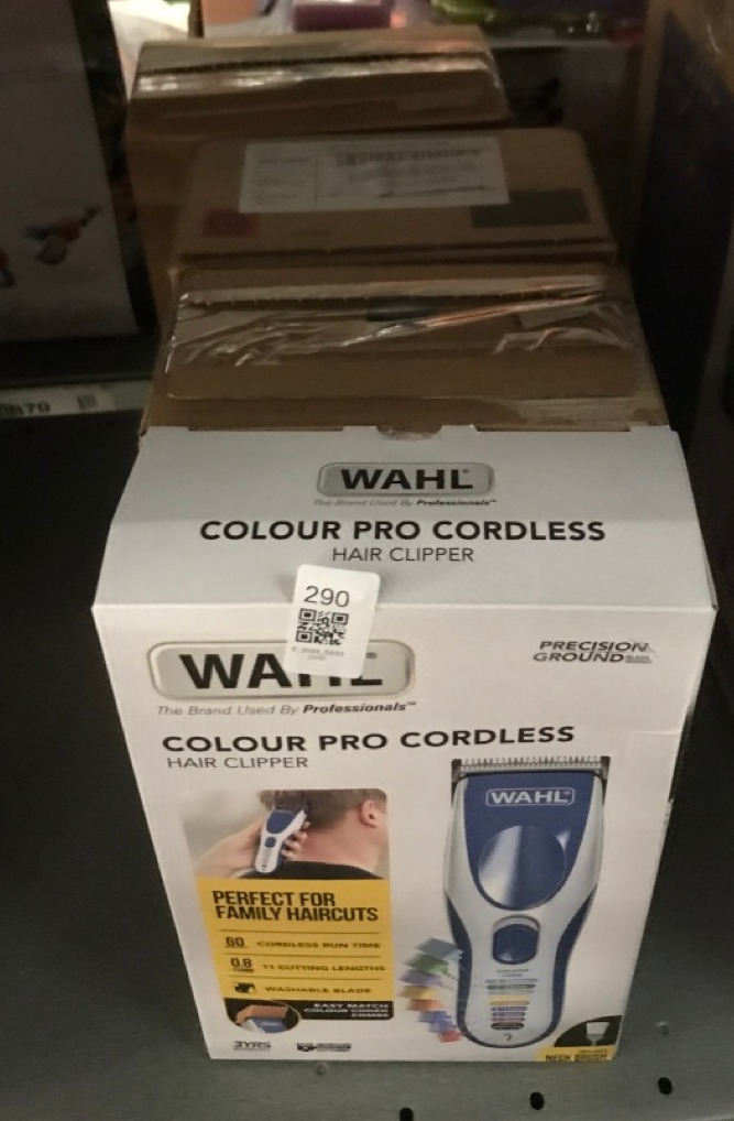 Lot 290  
            Edinburgh SR33 - Delivery Only 

                
QUANTITY OF HEALTH & BEAUTY ITEMS TO INCLUDE WAHL COLOUR PRO CORDLESS CLIPPER, HA...