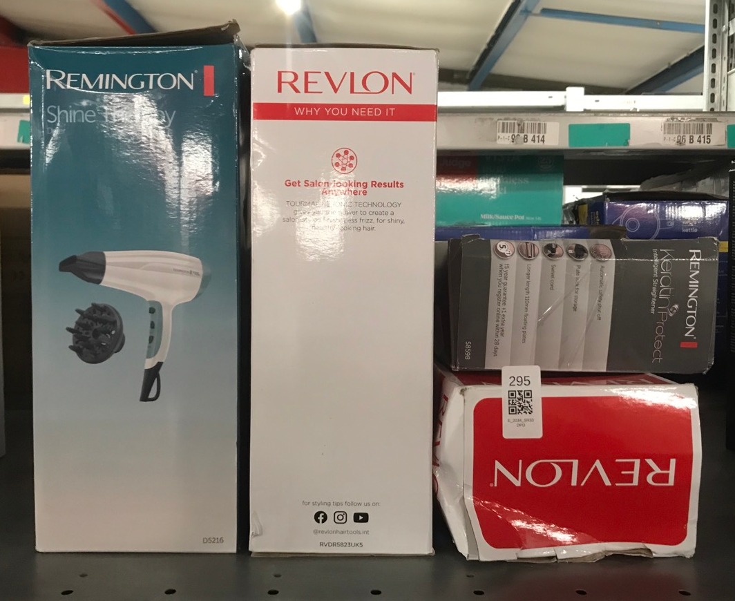 Lot 295  
            Edinburgh SR33 - Delivery Only 

                
QUANTITY OF HEALTH & BEAUTY ITEMS TO INCLUDE REVLON RVDR5823UK HARMONY DRY & STYL...