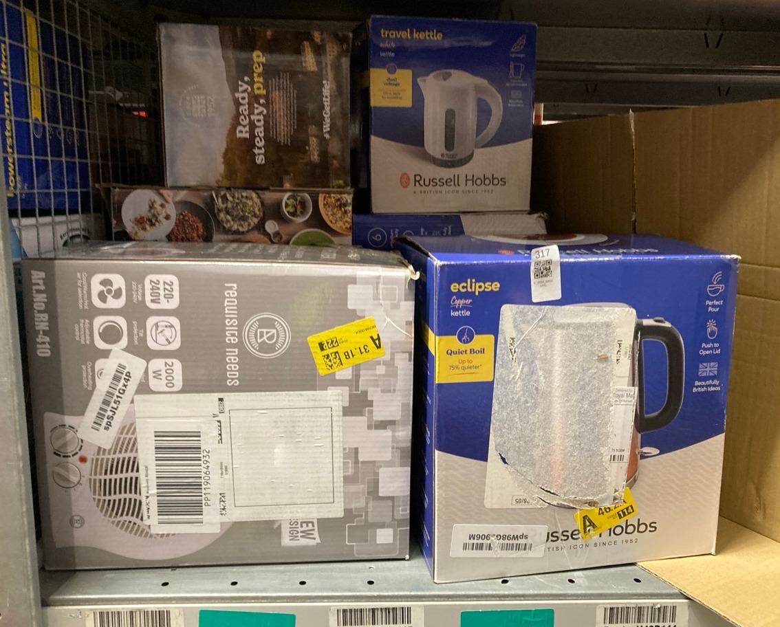 Lot 317  
            Edinburgh SR33 - Delivery Only 

                
QUANTITY OF KITCHEN & APPLIANCES ITEMS TO INCLUDE RUSSELL HOBBS FOOD COLLECTION E...