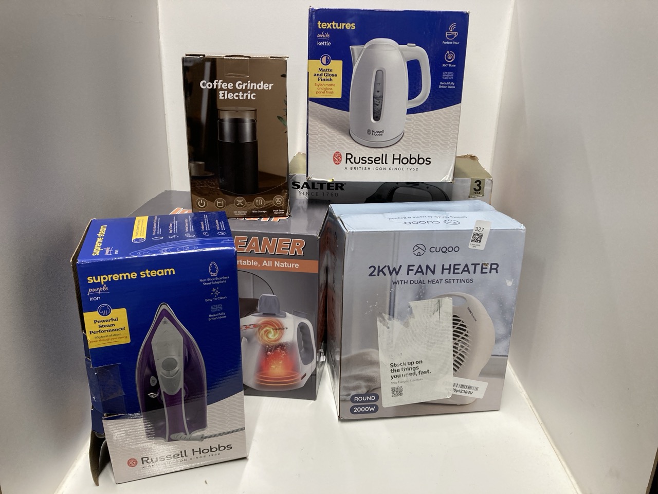 Lot 327  
            Edinburgh SR33 - Delivery Only 

                
QUANTITY OF KITCHEN & APPLIANCES ITEMS TO INCLUDE SALTER 3-IN-1 SNACK MAKER - SAN...