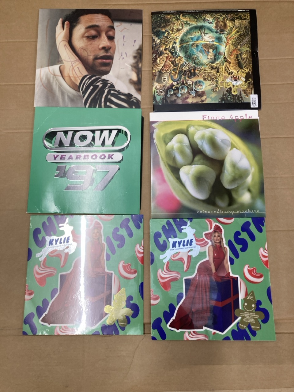 Lot 335  
            Edinburgh SR33 - Delivery Only 

                
QUANTITY VINYLS TO INCLUDE KYLIE CHRISTMAS (FULLY WRAPPED): LOCATION - RACK D