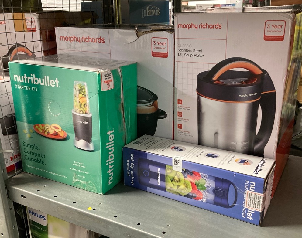 Lot 360  
            Edinburgh SR33 - Delivery Only 

                
QUANTITY OF KITCHEN & APPLIANCES ITEMS TO INCLUDE NUTRIBULLET PORTABLE BLENDER IN...