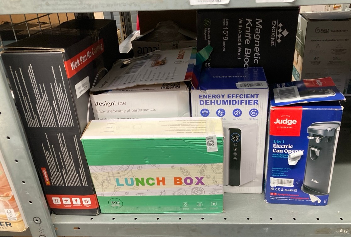 Lot 368  
            Edinburgh SR33 - Delivery Only 

                
QUANTITY OF KITCHEN & APPLIANCES ITEMS TO INCLUDE JUDGE ELECTRICALS 3-IN-1 AUTOMA...