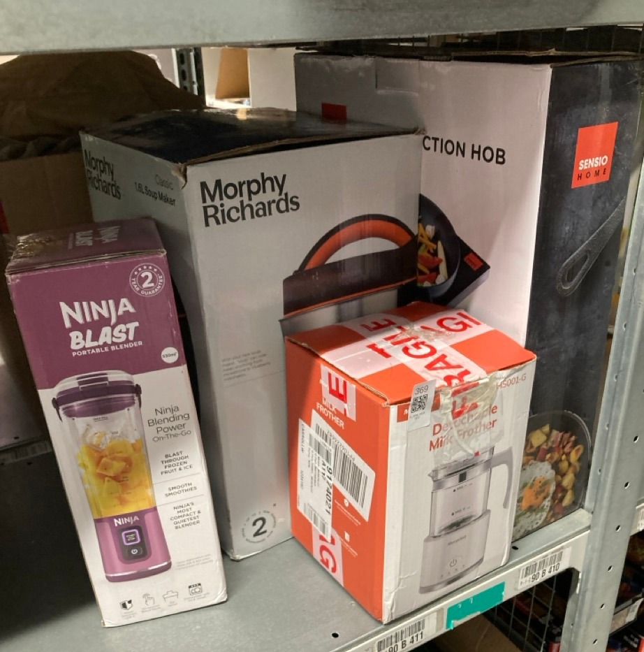 Lot 369  
            Edinburgh SR33 - Delivery Only 

                
QUANTITY OF KITCHEN & APPLIANCES ITEMS TO INCLUDE NINJA BLAST PORTABLE BLENDER, 5...