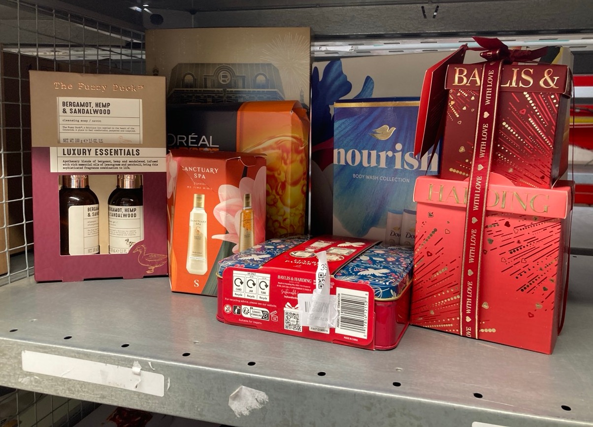 Lot 396  
            Edinburgh SR33 - Delivery Only 

                
QUANTITY OF HEALTH & BEAUTY ITEMS TO INCLUDE BAYLIS & HARDING THE FUZZY DUCK WINT...