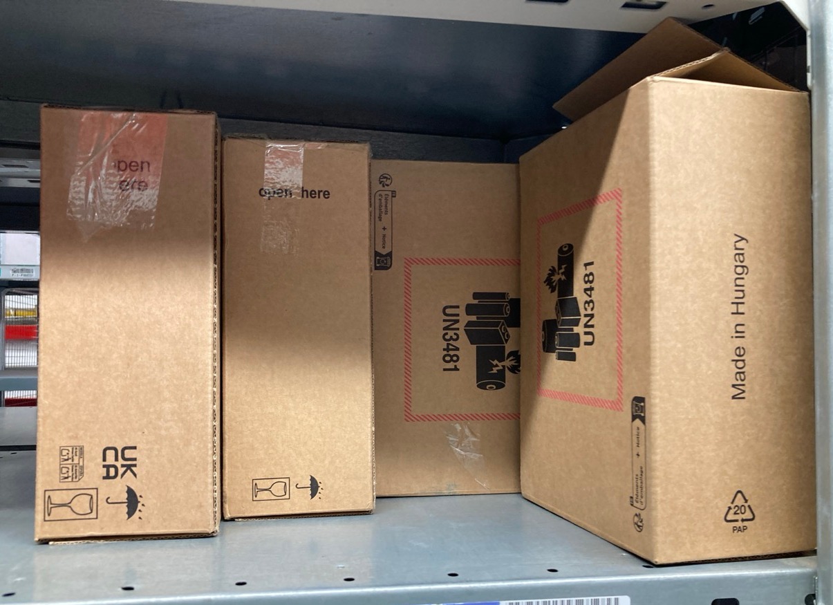 Lot 404  
            Edinburgh SR33 - Delivery Only 

                
QUANTITY OF HEALTH & BEAUTY TO INCLUDE ORAL-B DUAL TOOTHBRUSH SET FOR MR & MRS: L...