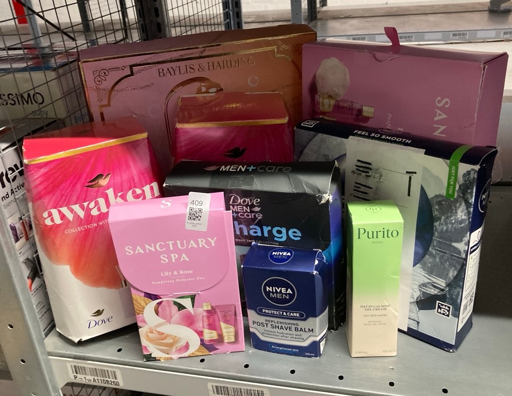 Lot 409  
            Edinburgh SR33 - Delivery Only 

                
QUANTITY OF HEALTH & BEAUTY TO INCLUDE NIVEA MEN REPLENISHING POST SHAVE BALM: LO...