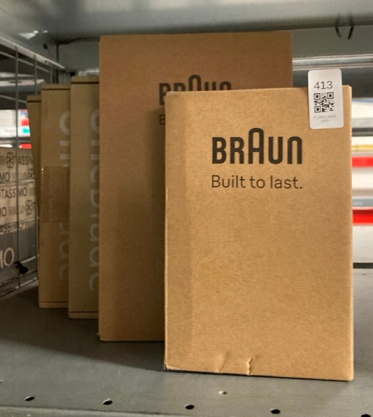 Lot 413  
            Edinburgh SR33 - Delivery Only 

                
QUANTITY OF HEALTH & BEAUTY ITEMS TO INCLUDE BRAUN SERIES XT3 ALL-IN-ONE ELECTRIC...