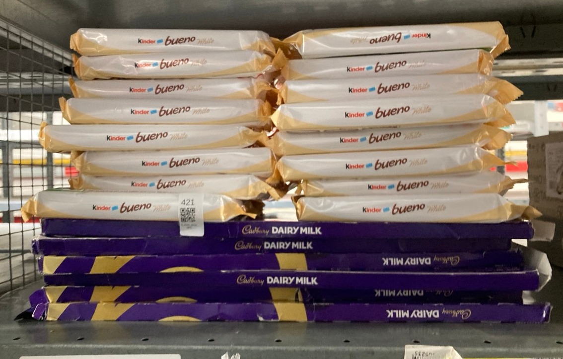 Lot 421  
            Edinburgh SR33 - Delivery Only 

                
QUANTITY OF FOOD & DRINK ITEMS TO INCLUDE KINDER BUENO WHITE CHOCOLATE SNACK 6 BA...
