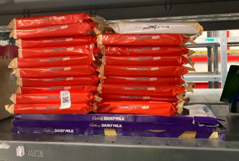 Lot 429  
            Edinburgh SR33 - Delivery Only 

                
QUANTITY OF FOOD & DRINK ITEMS TO INCLUDE KINDER BUENO WHITE CHOCOLATE SNACK 6 BA...