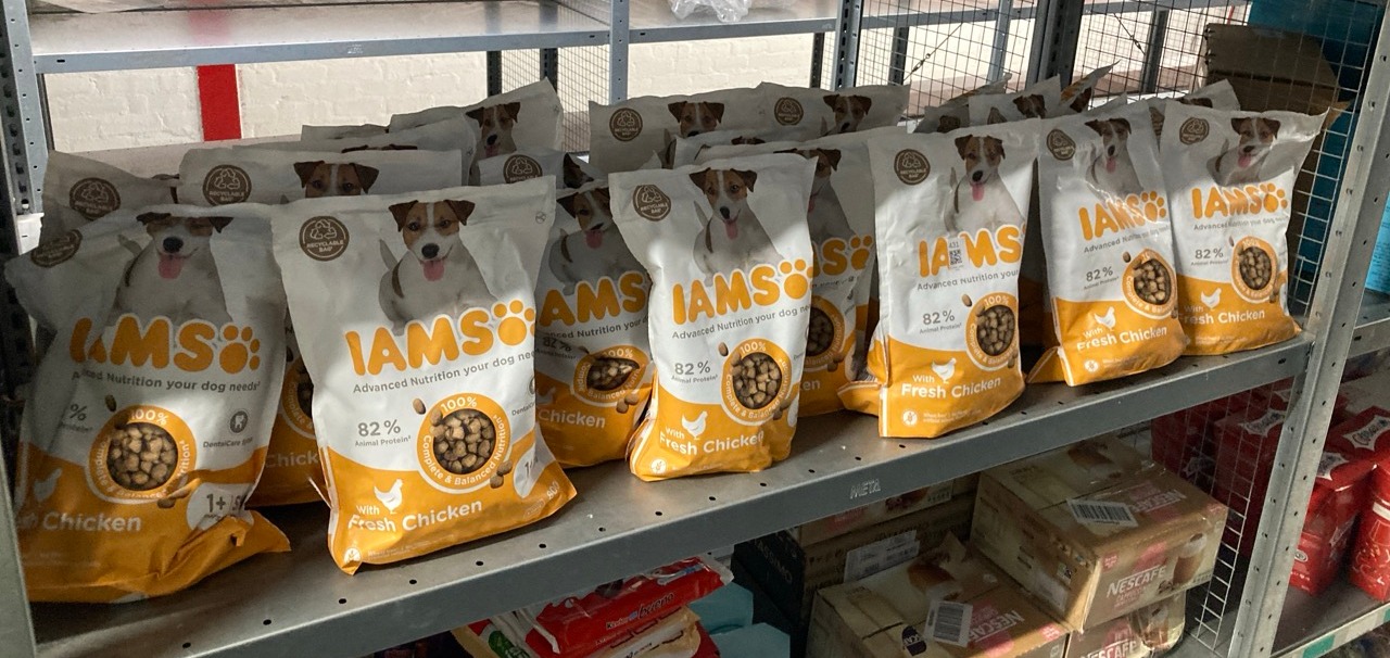 Lot 431  
            Edinburgh SR33 - Delivery Only 

                
25 X IAMS ADULT SMALL MEDIUM COMPLETE DRY DOG FOOD CHICKEN 800G - WITH DENTAL CAR...