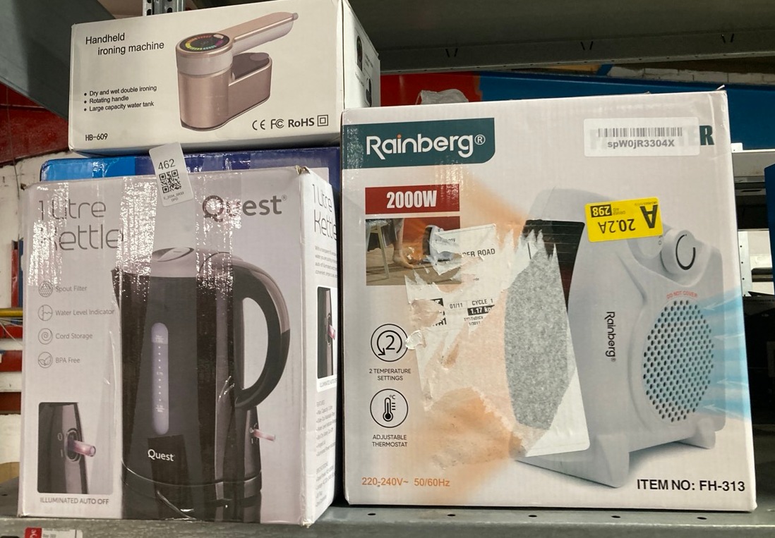 Lot 462  
            Edinburgh SR33 - Delivery Only 

                
QUANTITY OF KITCHEN & APPLIANCES TO INCLUDE QUEST 1 LITRE KETTLE : LOCATION - RACK E