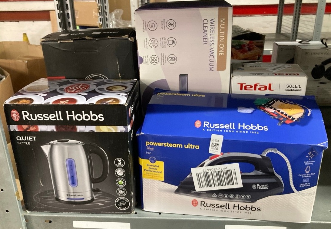 Lot 464  
            Edinburgh SR33 - Delivery Only 

                
QUANTITY OF KITCHEN & APPLIANCES ITEMS TO INCLUDE RUSSELL HOBBS STEAM IRON [3100W...