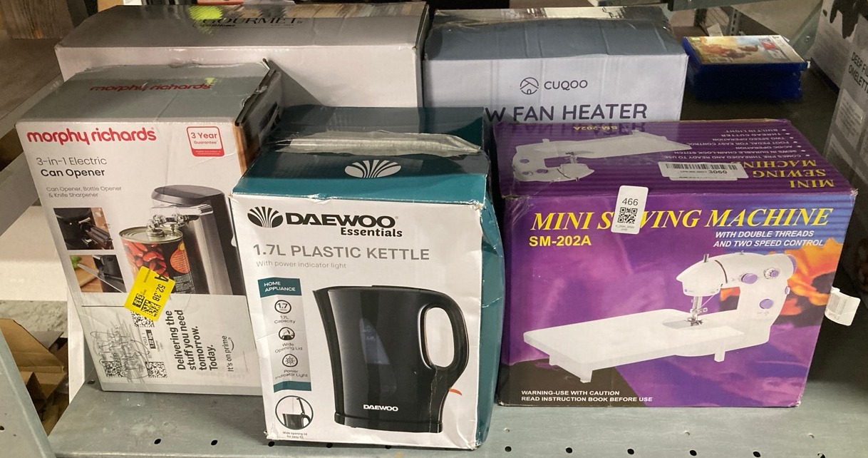 Lot 466  
            Edinburgh SR33 - Delivery Only 

                
QUANTITY OF KITCHEN & APPLIANCES TO INCLUDE MORPHY RICHARDS 3 IN 1 ELECTRIC  CAN ...