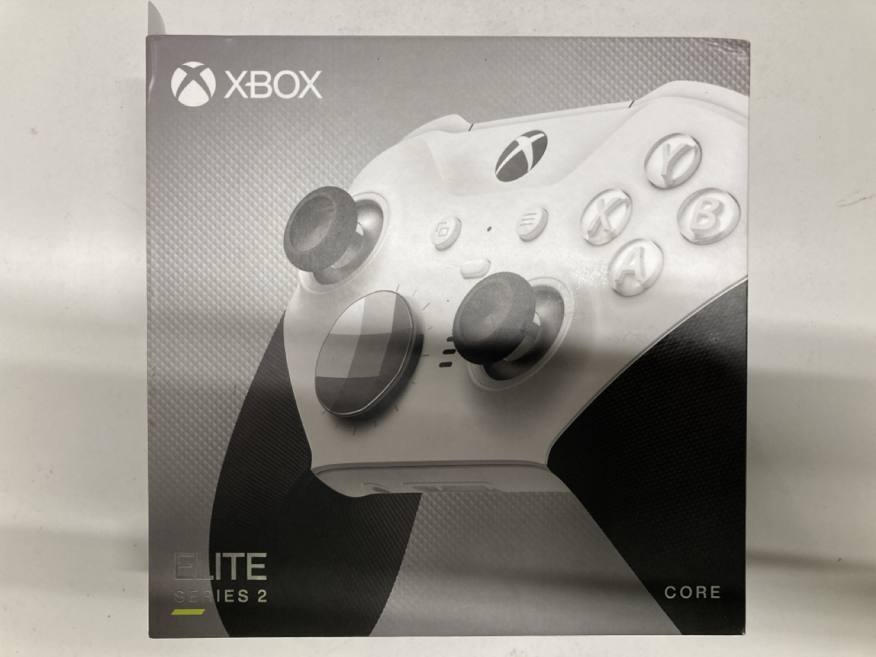 Lot 479  
            Edinburgh SR33 - Delivery Only 

                
XBOX ELITE SERIES 2 CONTROLLER: LOCATION - RACK F