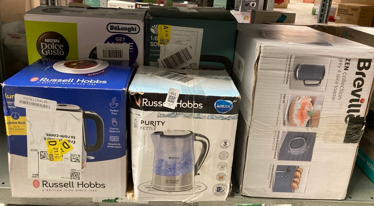 Lot 481  
            Edinburgh SR33 - Delivery Only 

                
QUANTITY OF KITCHEN & APPLIANCES ITEMS TO INCLUDE BREVILLE ZEN 4 SLICE TOASTER WI...