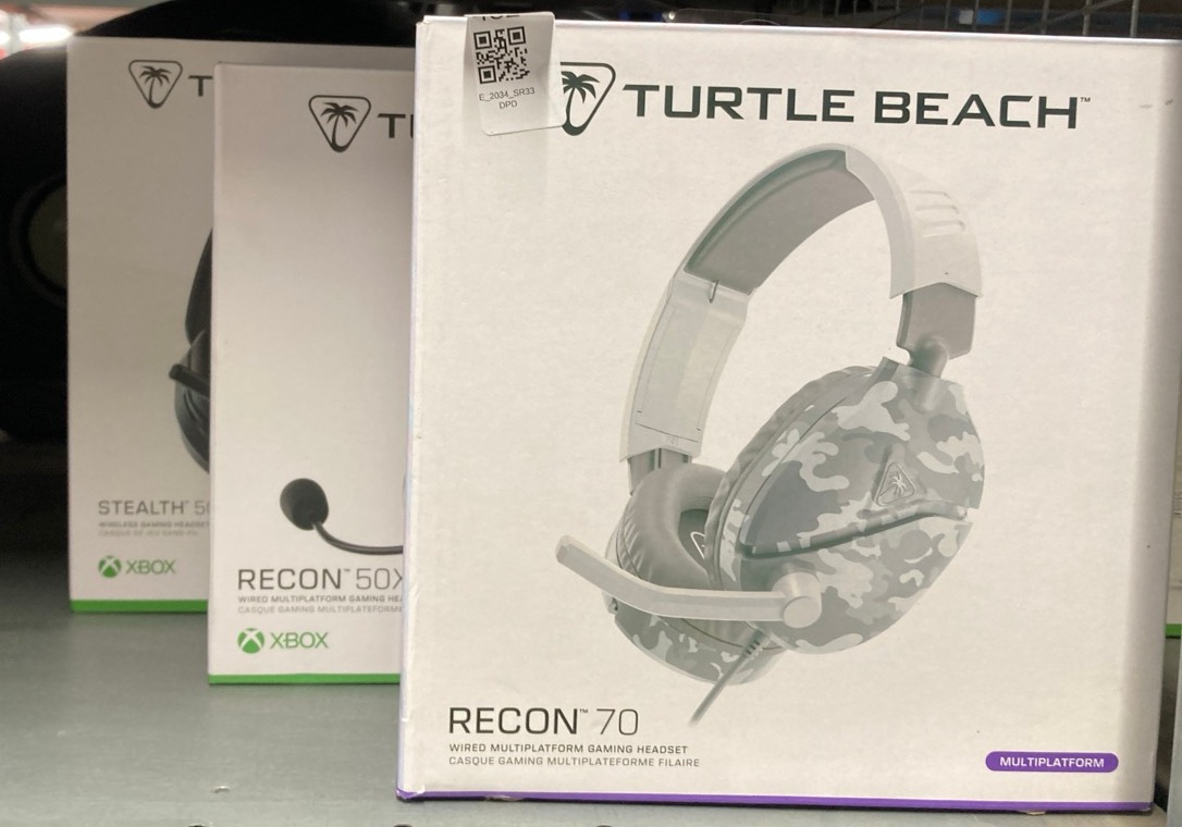 Lot 482  
            Edinburgh SR33 - Delivery Only 

                
QUANTITY OF TECH & GAMING ITEMS TO INCLUDE TURTLE BEACH RECON 70 CAMO WHITE WIRED...