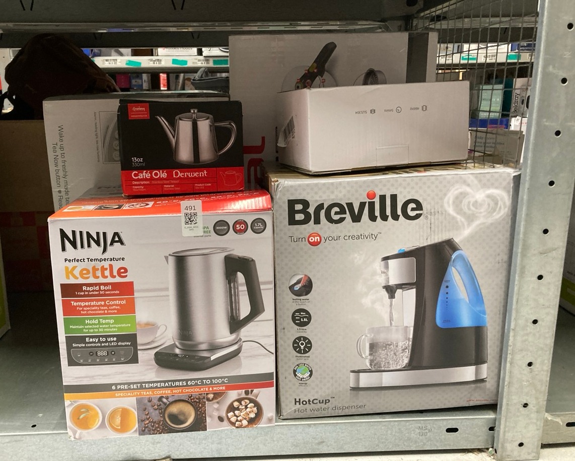 Lot 491  
            Edinburgh SR33 - Delivery Only 

                
QUANTITY OF KITCHEN & APPLIANCES ITEMS TO INCLUDE NINJA PERFECT TEMPERATURE KETTL...