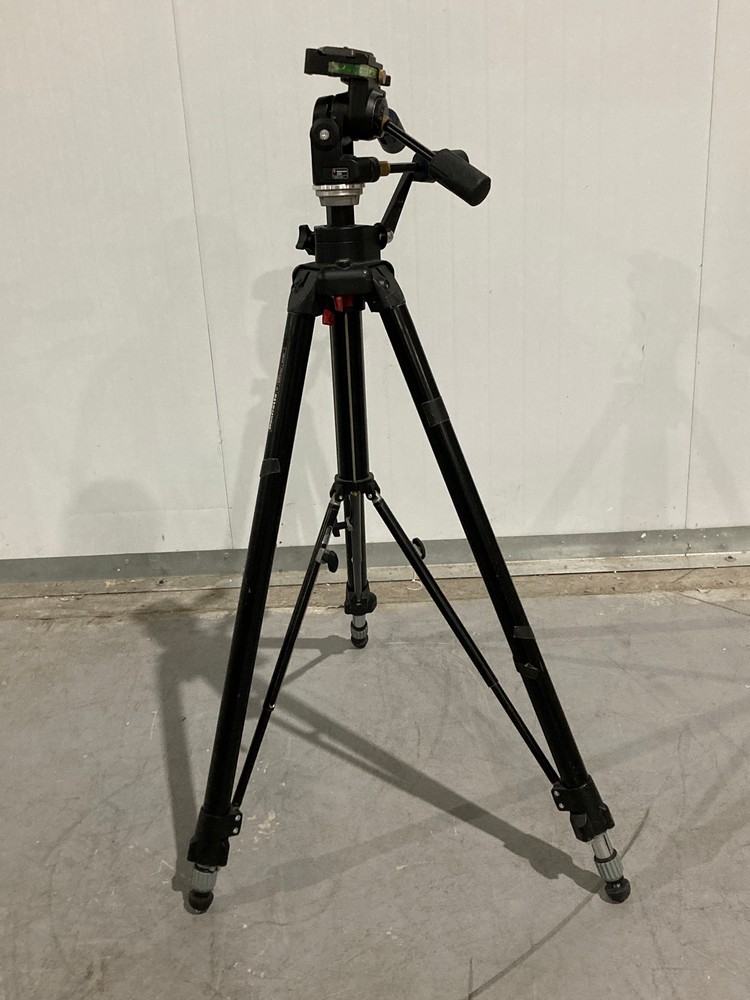 MANFROTTO STUDIO TRIPOD TRIAUT 058B - ALUM, (RRP 729€) (WITH HEAD) .