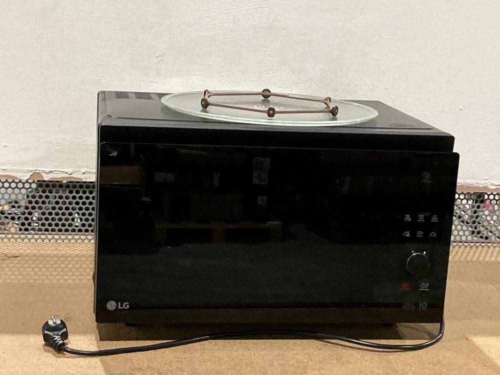 LG MJ3965BPS - MICROWAVE OVEN, 4 IN 1, WITH DIGITAL DISPLAY, 39 LITRES AND 1100 W, SMART INVERTER AND EASYCLEAN FUNCTION, COOKS FASTER, MAINTAINS FLAVOUR, BLACK, (RRP: 329€).