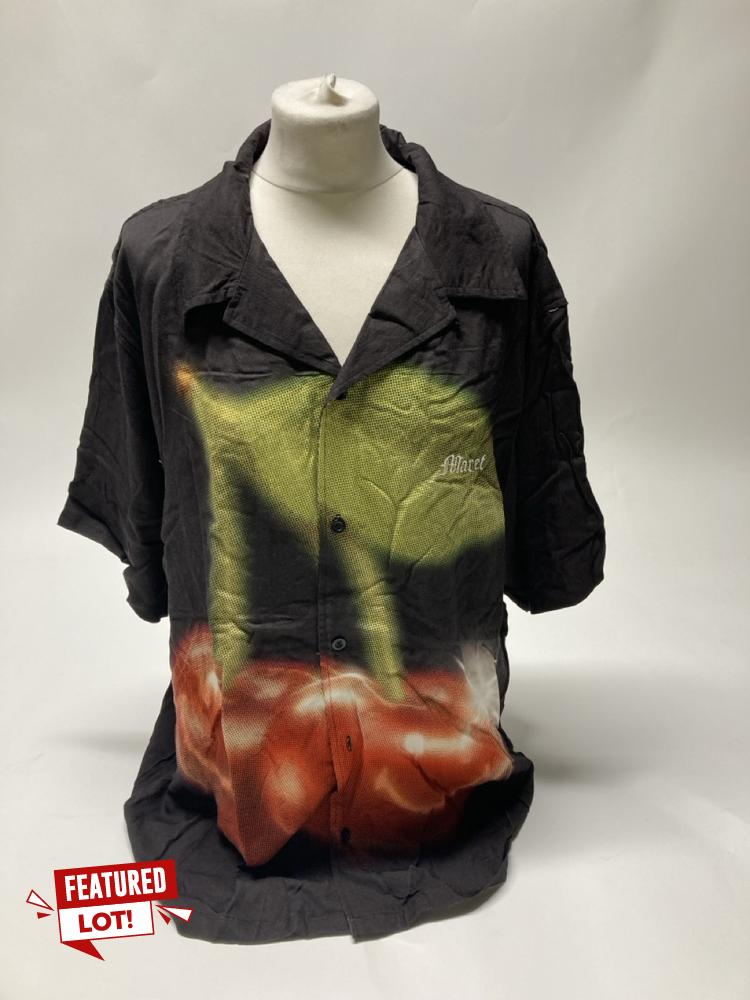 Lot 205  
            Birmingham Premium - Parcel Delivery Only 

                
2X MARKET SMILEY CHERRIES BUTTON UP (BLACK, SIZE XL) TOTAL ORIGINAL RRP £310