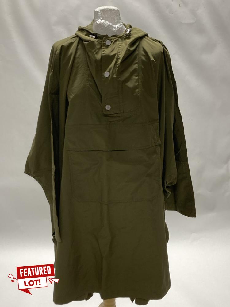 Lot 25  
            Birmingham Premium - Parcel Delivery Only 

                
2X MAISON KITSUNE DENIM SHIRT (OFF WHITE, SIZE S/XS) TOTAL ORIGINAL RRP £680