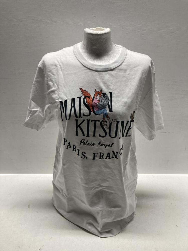 Lot 326  
            Birmingham Premium - Parcel Delivery Only 

                
3X MAISON KITSUNE CLOTHES TO INCLUDE WHITE T-SHIRT (SIZE XL) TOTAL ORIGINAL RRP £140