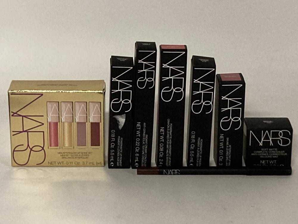 Lot 33  
            Birmingham Premium - Parcel Delivery Only 

                
8 X NARS BEAUTY ITEMS TO INCLUDE NARS POWERMATTE LIP PIGMENT TOTAL ORIGINAL RRP £155