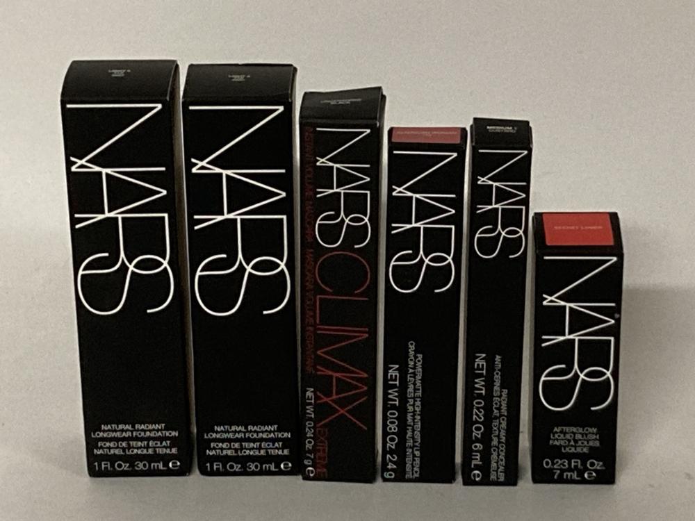 Lot 39  
            Birmingham Premium - Parcel Delivery Only 

                
6 X BEAUTY ITEMS TO INCLUDE NARS AFTERGLOW LIQUID BLUSH TOTAL ORIGINAL RRP £198