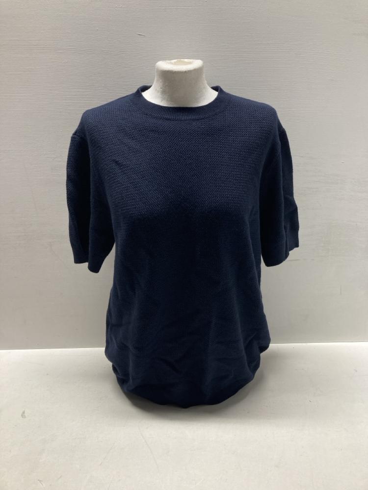 Lot 49  
            Birmingham Premium - Parcel Delivery Only 

                
EMPORIO ARMANI T-SHIRT (NAVY, SIZE M) ORIGINAL RRP £140