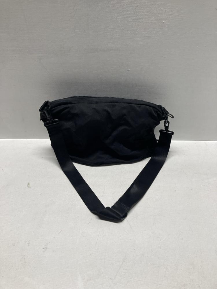 Lot 58  
            Birmingham Premium - Parcel Delivery Only 

                
GREGORY ONE-SHOULDER BLACK BAG (ONE SIZE)